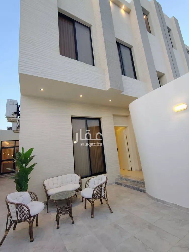 دور للبيع في شارع نصر الزواوي, حي عكاظ, مدينة الرياض, منطقة الرياض صورة 4