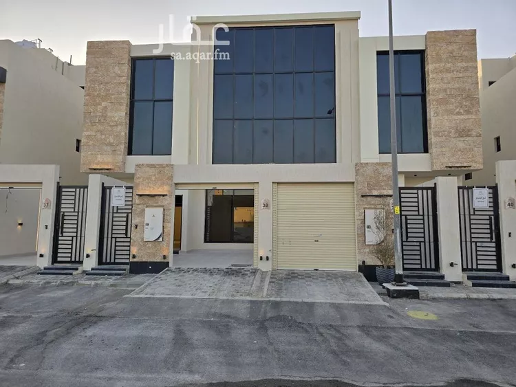 فيلا للبيع في شارع سراج الدين العسقلاني, حي عكاظ, مدينة الرياض, منطقة الرياض صورة 3