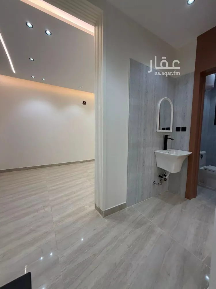 فيلا للبيع في شارع مدائن صالح, حي العريجاء الغربي, مدينة الرياض, منطقة الرياض صورة 3