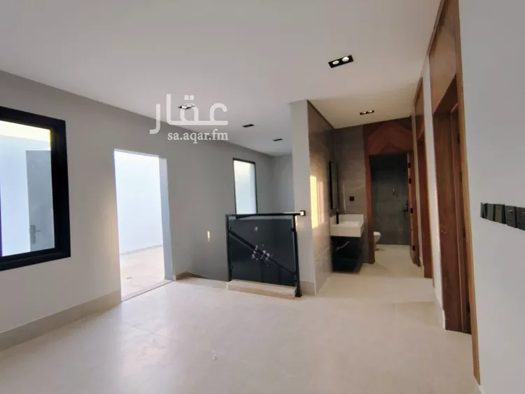 فيلا للبيع في شارع حامد عبدالحفيظ, حي عكاظ, مدينة الرياض, منطقة الرياض صورة 3