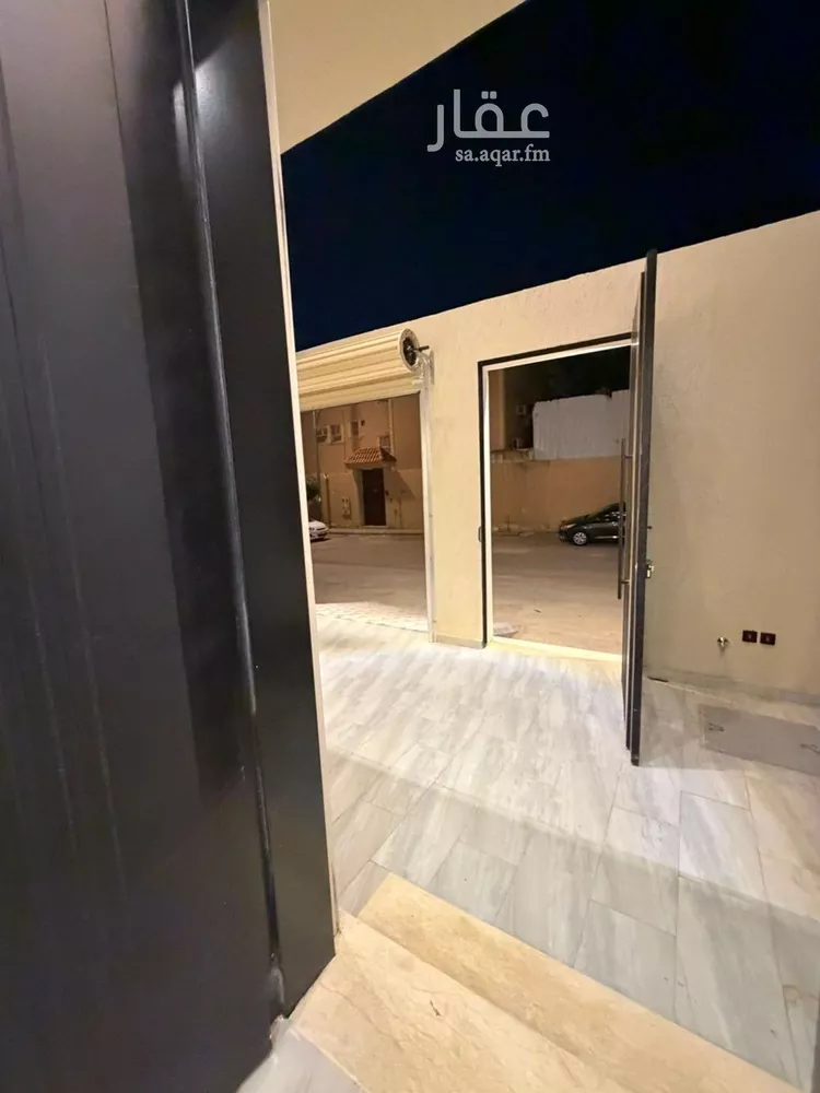 فيلا للبيع في شارع مدائن صالح, حي العريجاء الغربي, مدينة الرياض, منطقة الرياض صورة 5