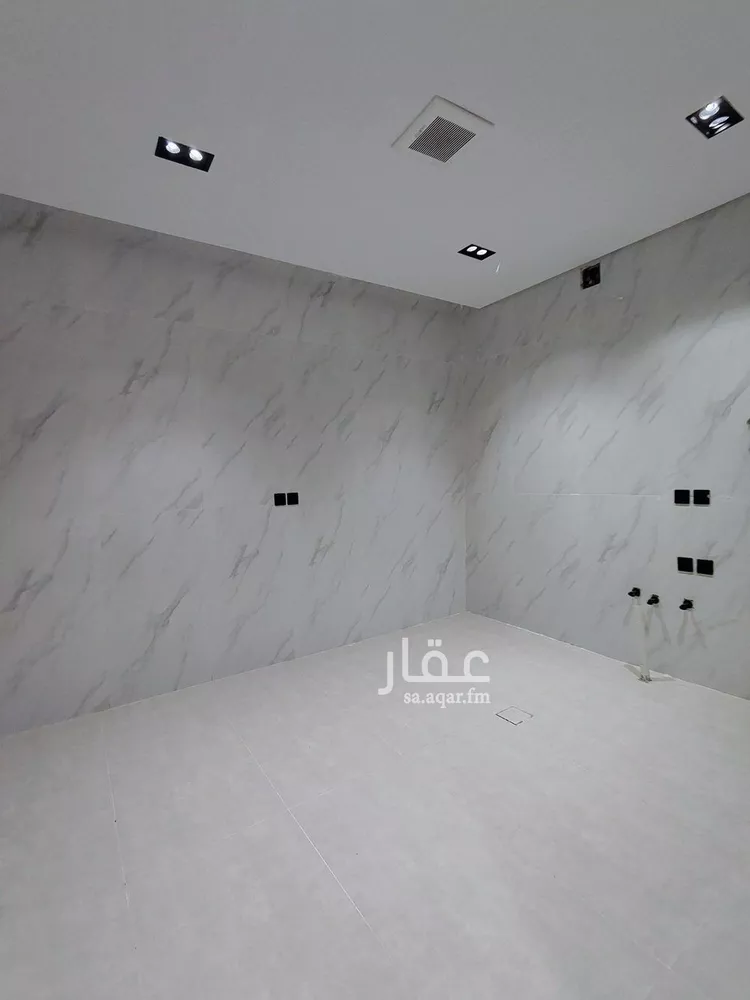 فيلا للبيع في شارع حامد القاري, حي عكاظ, مدينة الرياض, منطقة الرياض صورة 4