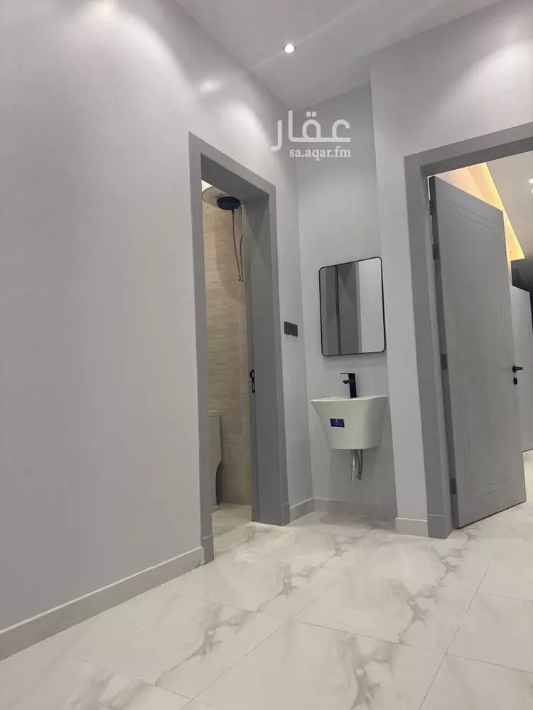 دور للبيع في شارع شاهين, حي العزيزية, مدينة الرياض, منطقة الرياض صورة 4