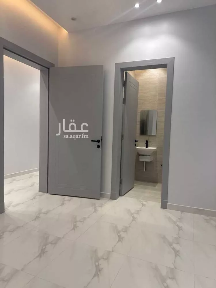 دور للبيع في شارع شاهين, حي العزيزية, مدينة الرياض, منطقة الرياض 13