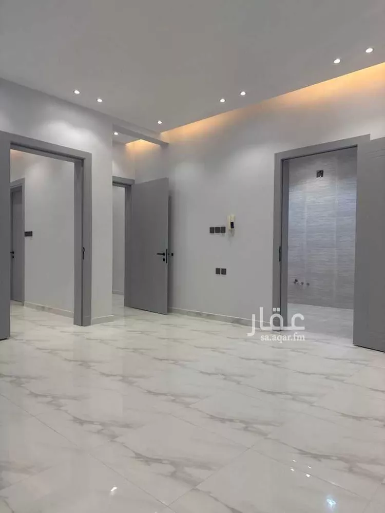 دور للبيع في شارع شاهين, حي العزيزية, مدينة الرياض, منطقة الرياض 6
