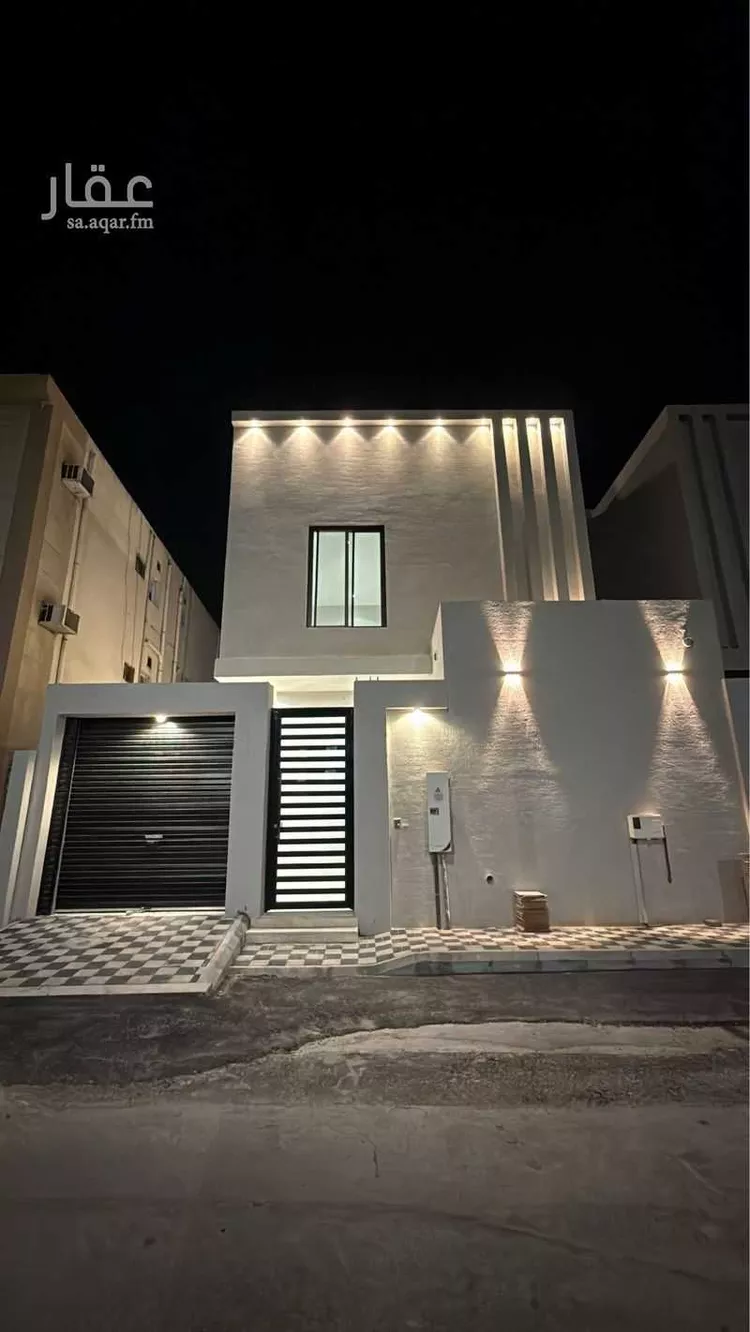 فيلا للبيع في شارع ابو نصر السلمي, حي الحزم, مدينة القطيف, المنطقة الشرقية