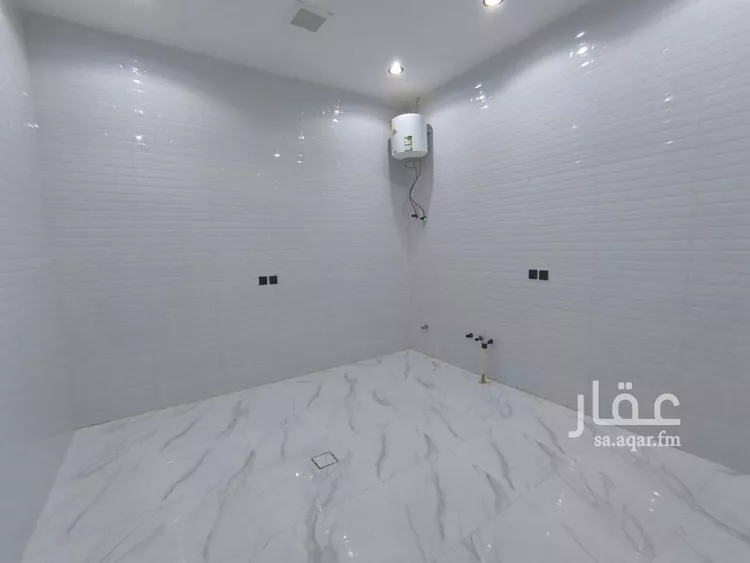 دور للبيع في شارع الأمير سعود بن محمد بن مقرن, حي طويق, مدينة الرياض, منطقة الرياض 11