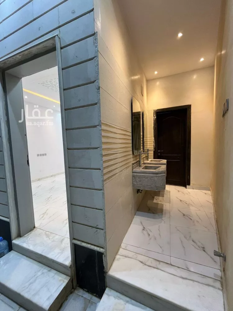 فيلا للإيجار في شارع عمر مكرم, حي الرمال, مدينة الرياض, منطقة الرياض صورة 4