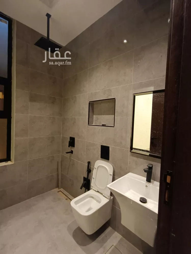 دور للبيع في شارع رقم 302, حي المونسية, مدينة الرياض, منطقة الرياض صورة 3