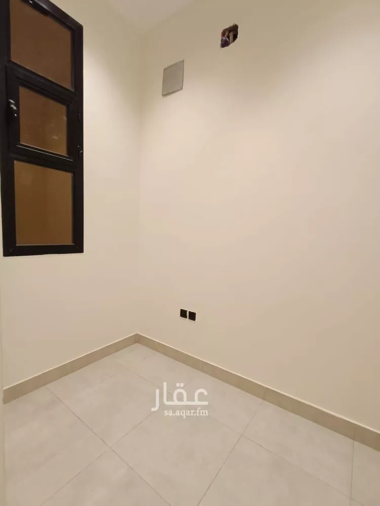 دور للبيع في شارع رقم 302, حي المونسية, مدينة الرياض, منطقة الرياض صورة 4