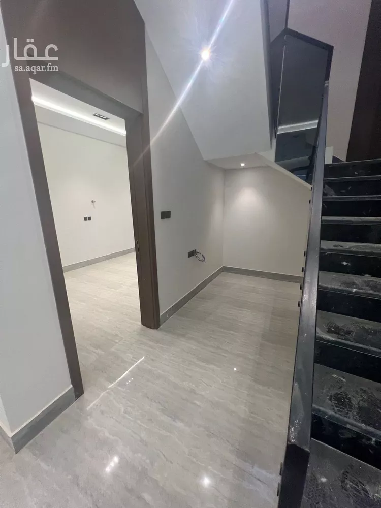 Floor for Sale in Riyadh Ar Rimal 7