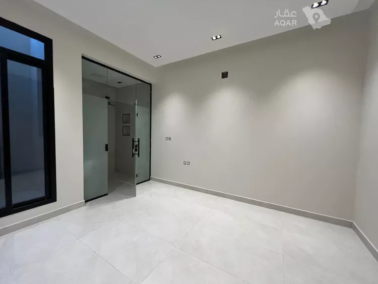 Floor for Sale in Riyadh Al Khaleej 6