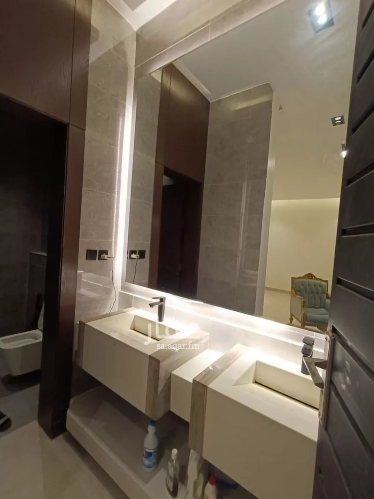 دور للبيع في شارع رقم 302, حي المونسية, مدينة الرياض, منطقة الرياض صورة 2