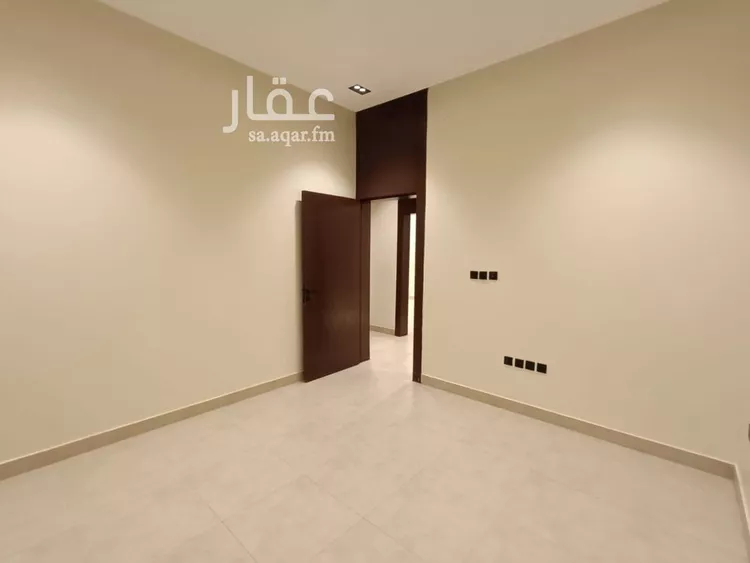 دور للبيع في شارع رقم 302, حي المونسية, مدينة الرياض, منطقة الرياض صورة 5