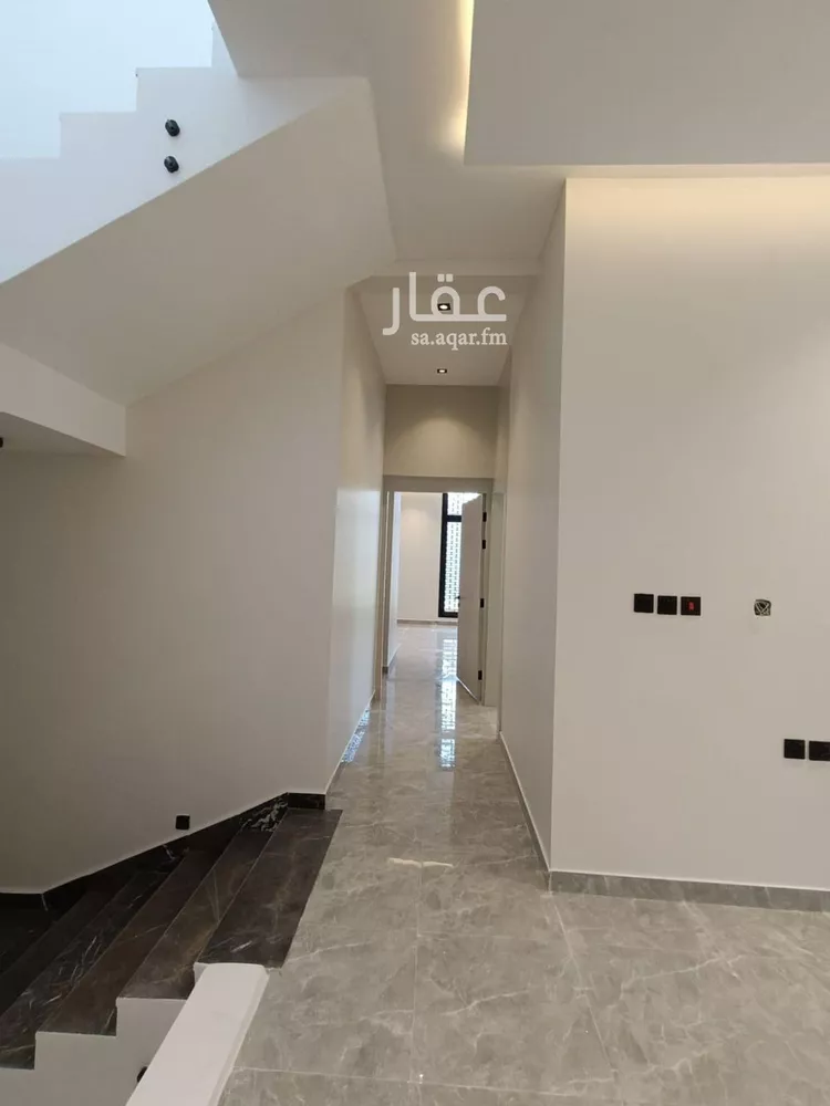 فيلا للبيع في شارع شمس الدين الحريري, حي الملك فيصل, مدينة الرياض, منطقة الرياض صورة 3