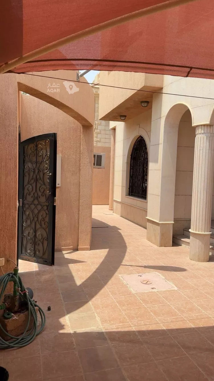 فيلا للبيع في شارع الشبارقة, حي إشبيلية, مدينة الرياض, منطقة الرياض 11