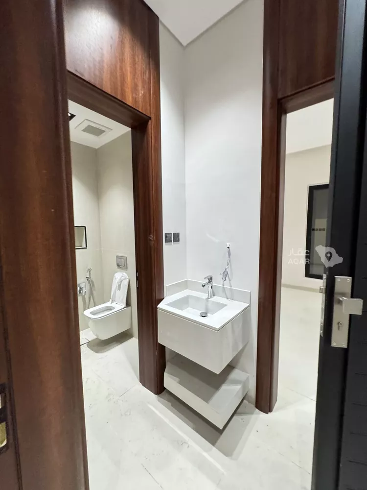 Floor for Sale in Riyadh Al Uraija Al Gharbiyah 13