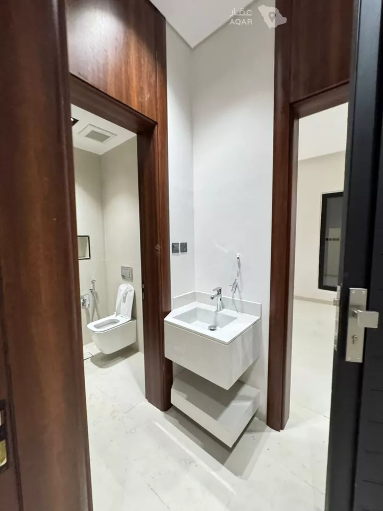 Floor for Sale in Riyadh Al Uraija Al Gharbiyah صورة 3