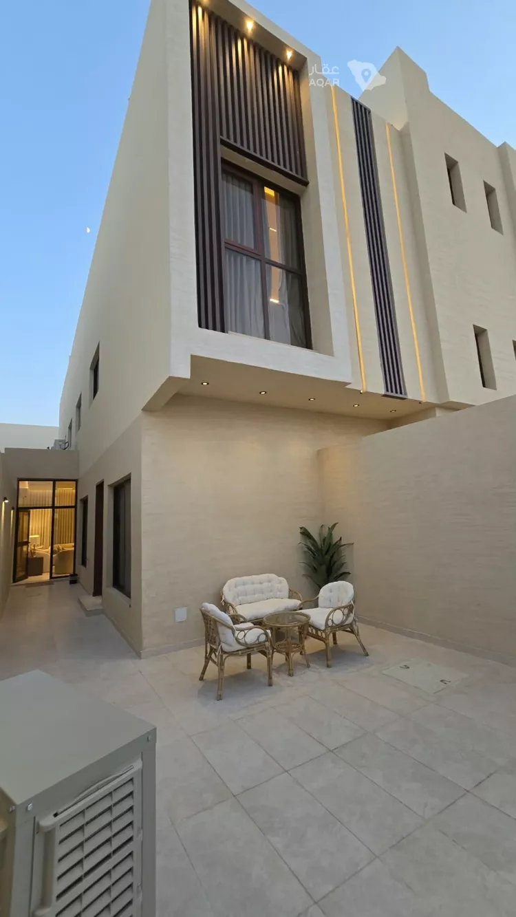 Floor for Sale in Riyadh Okaz 3