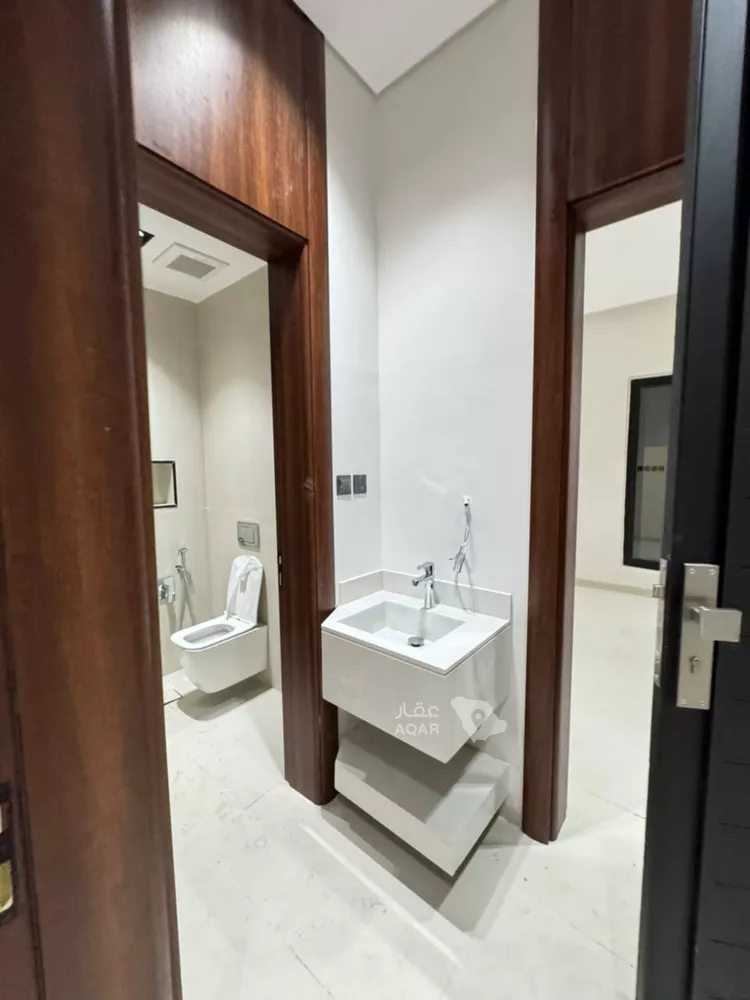 Floor for Sale in Riyadh Al Uraija Al Gharbiyah صورة 4