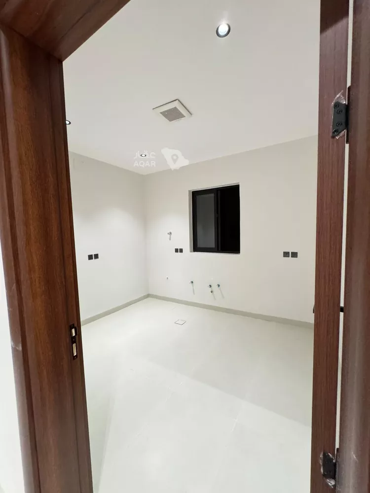 Floor for Sale in Riyadh Al Uraija Al Gharbiyah 6