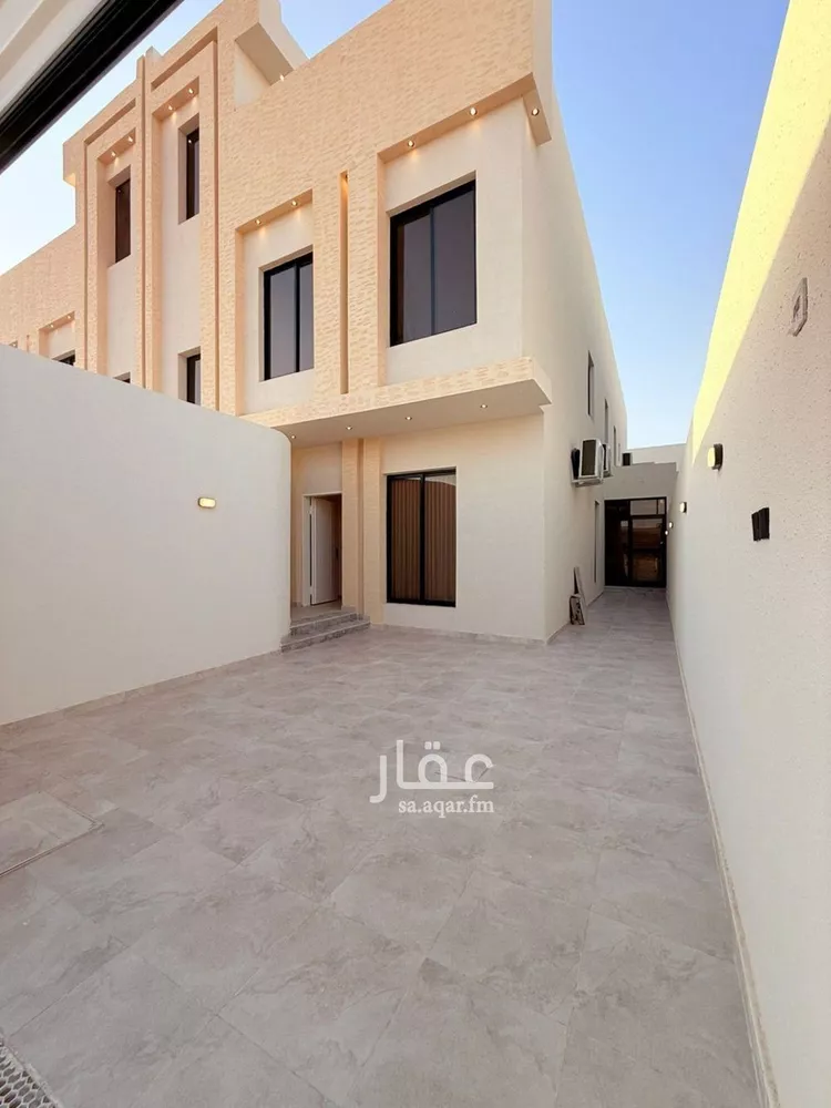 دور للبيع في شارع أبان بن صالح, حي عكاظ, مدينة الرياض, منطقة الرياض صورة 2