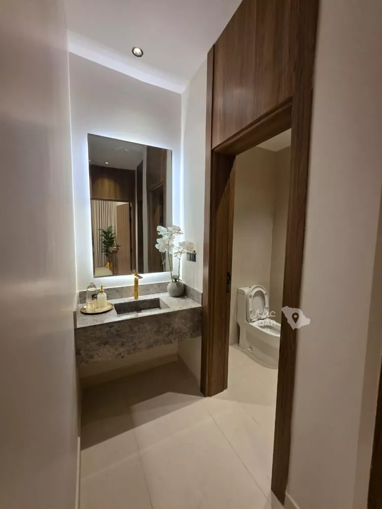 Floor for Sale in Riyadh Okaz 7