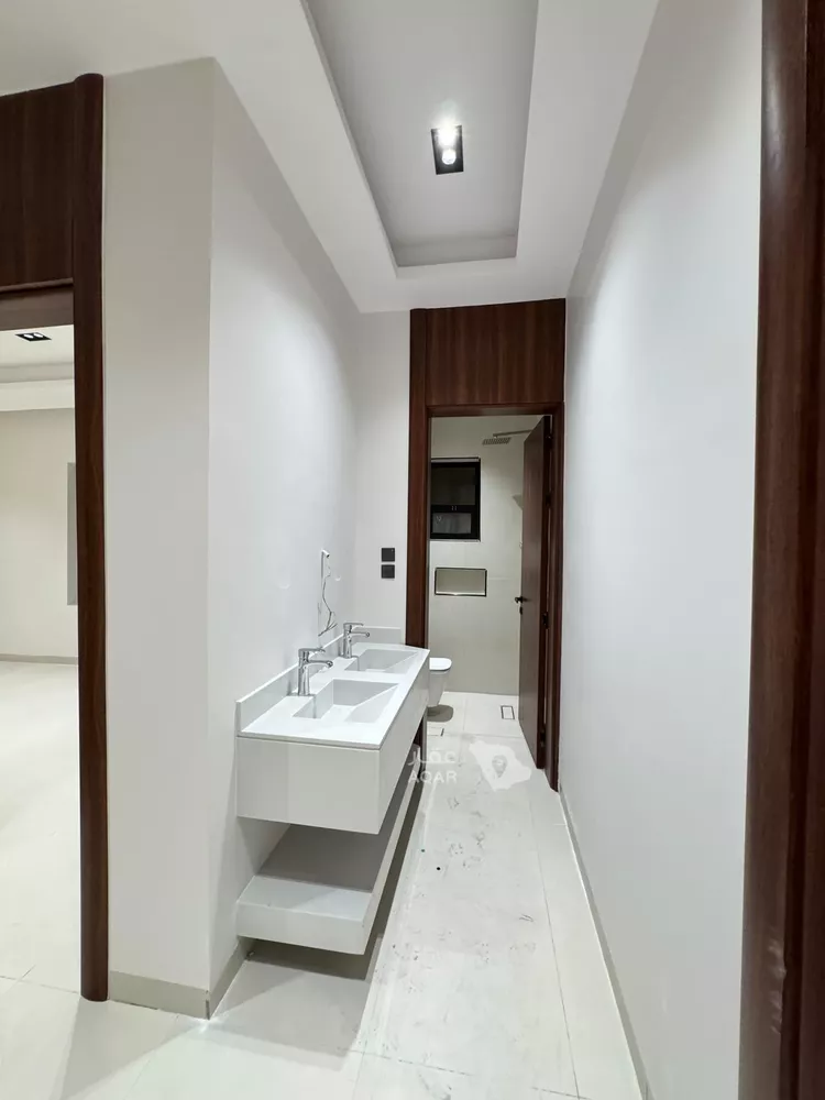 Floor for Sale in Riyadh Al Uraija Al Gharbiyah 8