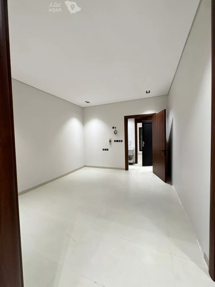 Floor for Sale in Riyadh Al Uraija Al Gharbiyah 11