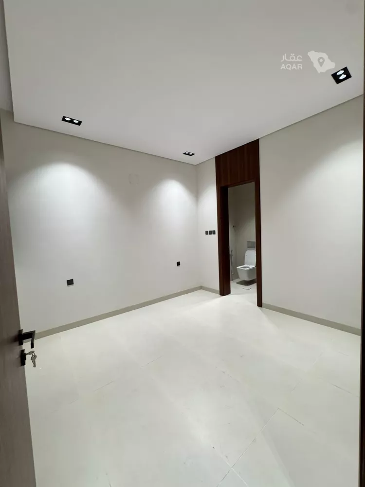 Floor for Sale in Riyadh Al Uraija Al Gharbiyah 9