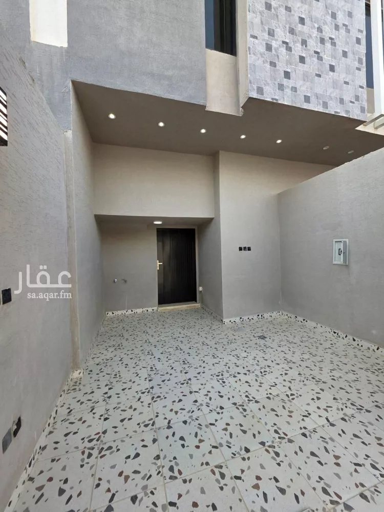 دور للبيع في شارع ابن نعيم, حي طيبة, مدينة الرياض, منطقة الرياض صورة 2