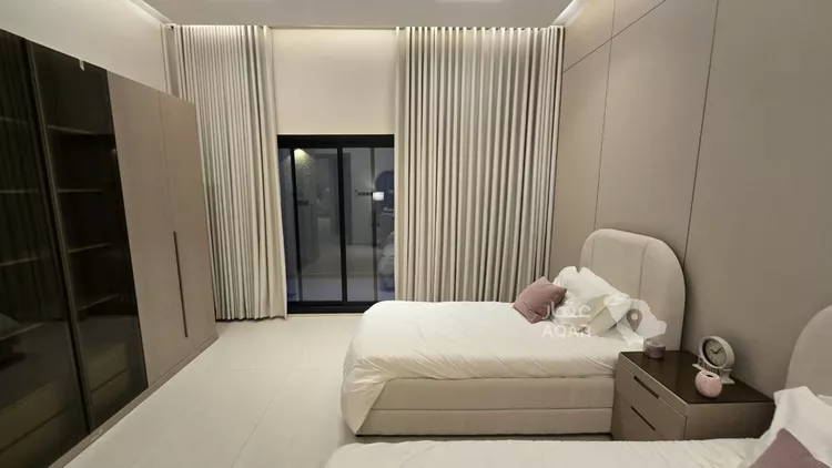 Floor for Sale in Riyadh Okaz 11