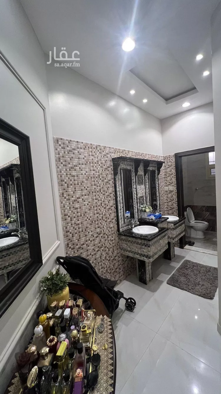 فيلا للبيع في شارع أحمد بن بكر بن بقية, حي العارض, مدينة الرياض, منطقة الرياض صورة 5