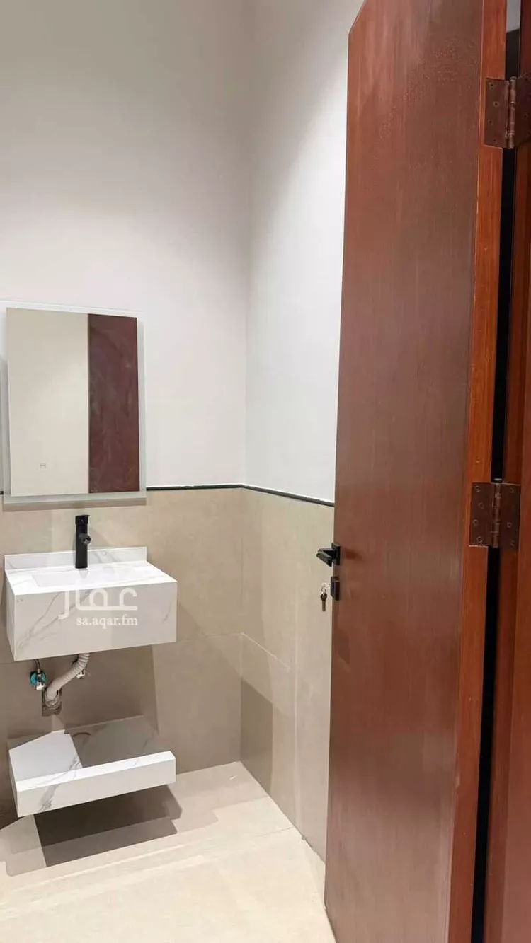 Floor for Rent in Riyadh Al Janadriyah