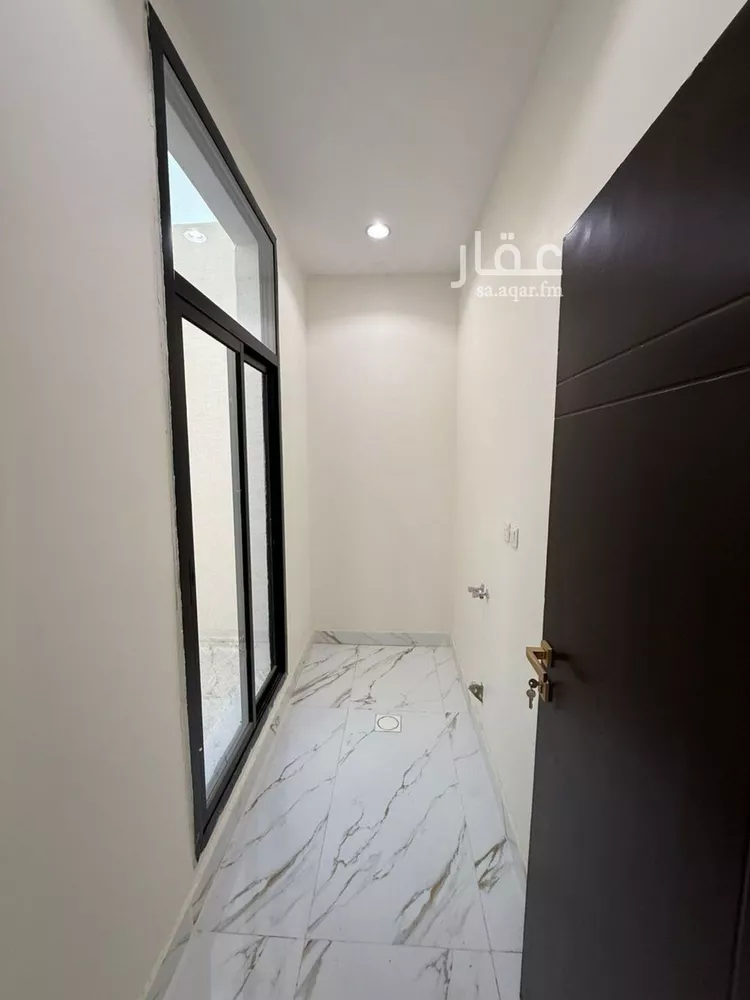 فيلا للبيع في شارع صفوان, حي العريجاء الغربي, مدينة الرياض, منطقة الرياض صورة 5