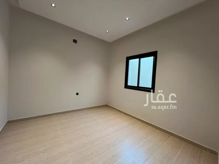 دور للبيع في شارع أحمد بن محمد العيالي, حي عكاظ, مدينة الرياض, منطقة الرياض 7