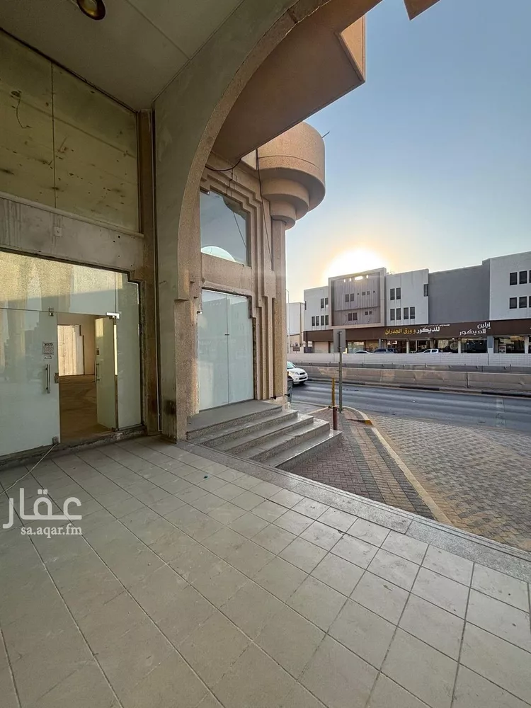محل للإيجار في شارع الظهران, حي الشروفية, مدينة الاحساء, المنطقة الشرقية صورة 3