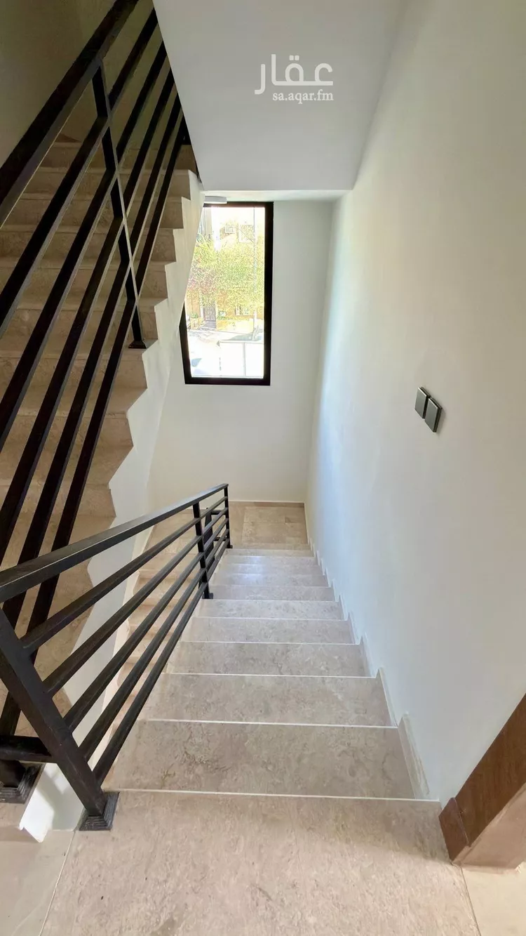 Floor for Sale in Riyadh Al Malaz صورة 4