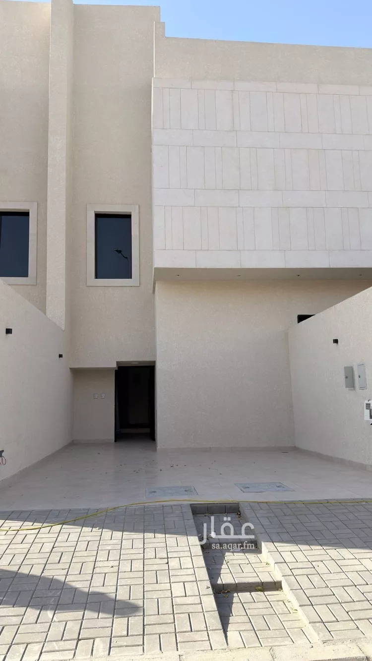 Floor for Sale in Riyadh Al Malaz صورة 3