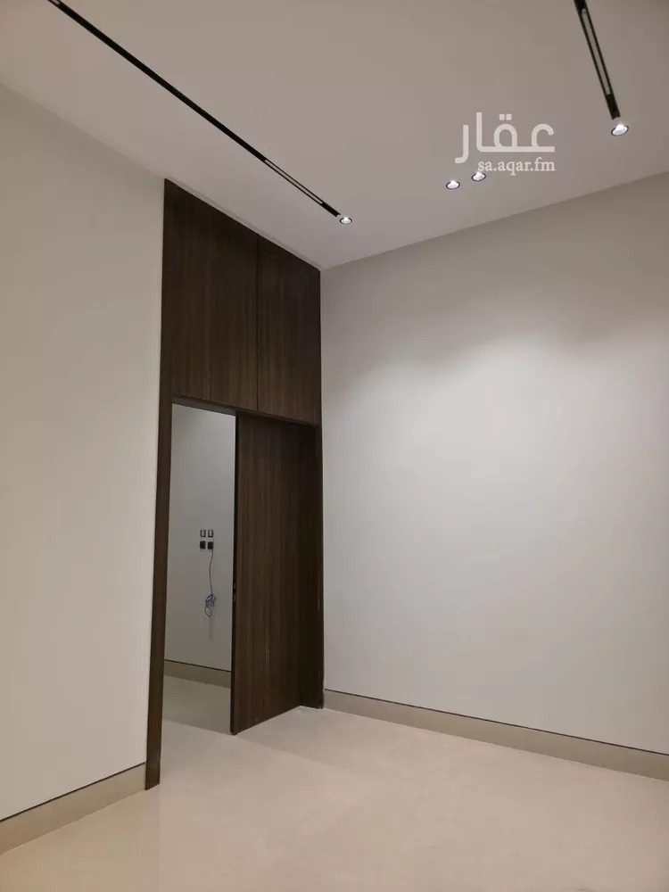 Floor for Sale in Riyadh King Faisal