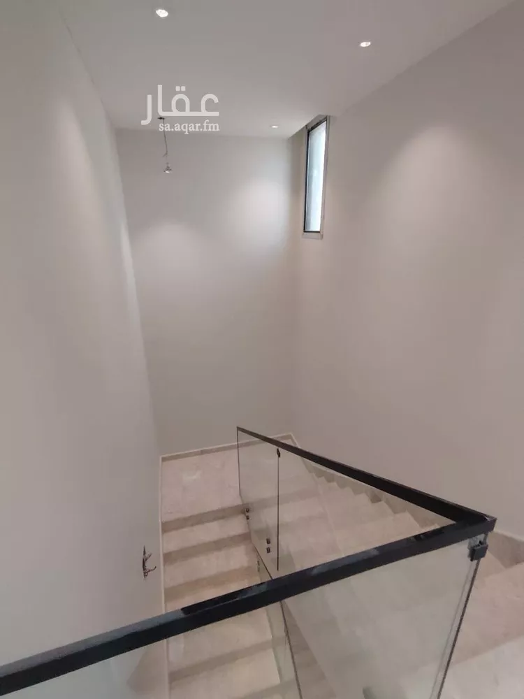Floor for Sale in Riyadh Al Munsiyah 9