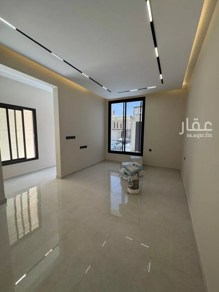 فيلا للبيع في شارع عمر بن بريق, حي العوالي, مدينة الرياض, منطقة الرياض صورة 5