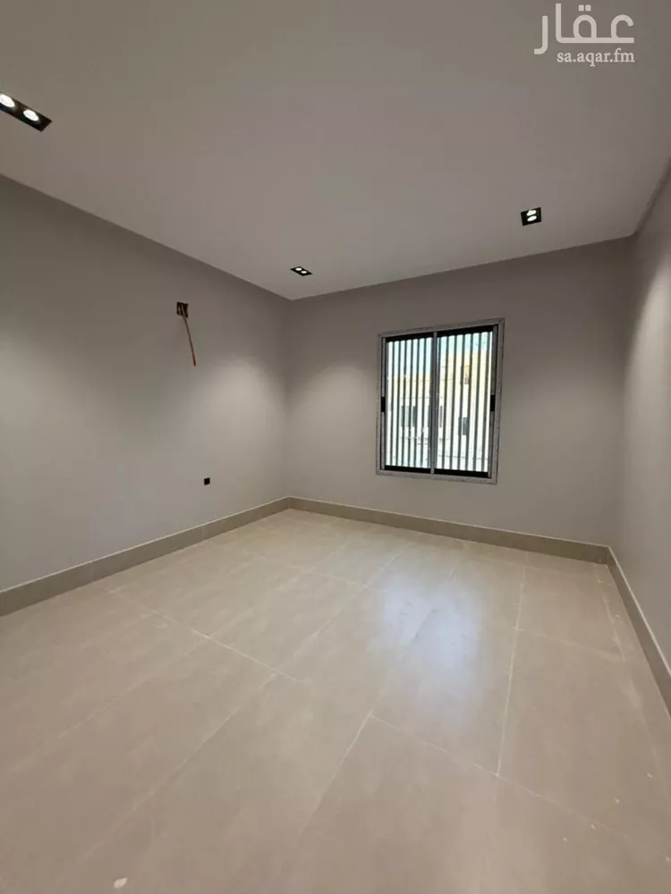 دور للبيع في شارع إسماعيل القيسي, حي عكاظ, مدينة الرياض, منطقة الرياض صورة 2
