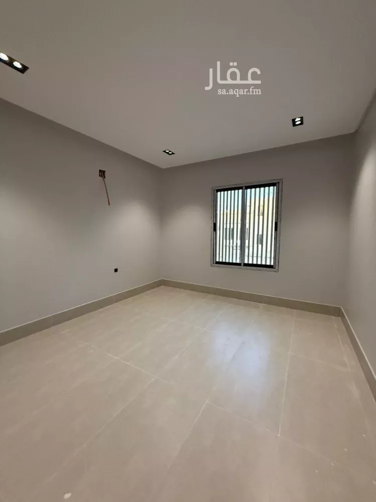دور للبيع في شارع ابن الطيلسان القرطبي, حي عكاظ, مدينة الرياض, منطقة الرياض صورة 4