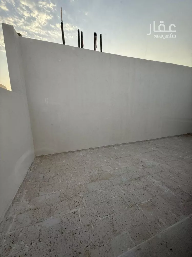 دور للبيع في شارع حسين الأبريقي, حي عكاظ, مدينة الرياض, منطقة الرياض صورة 3