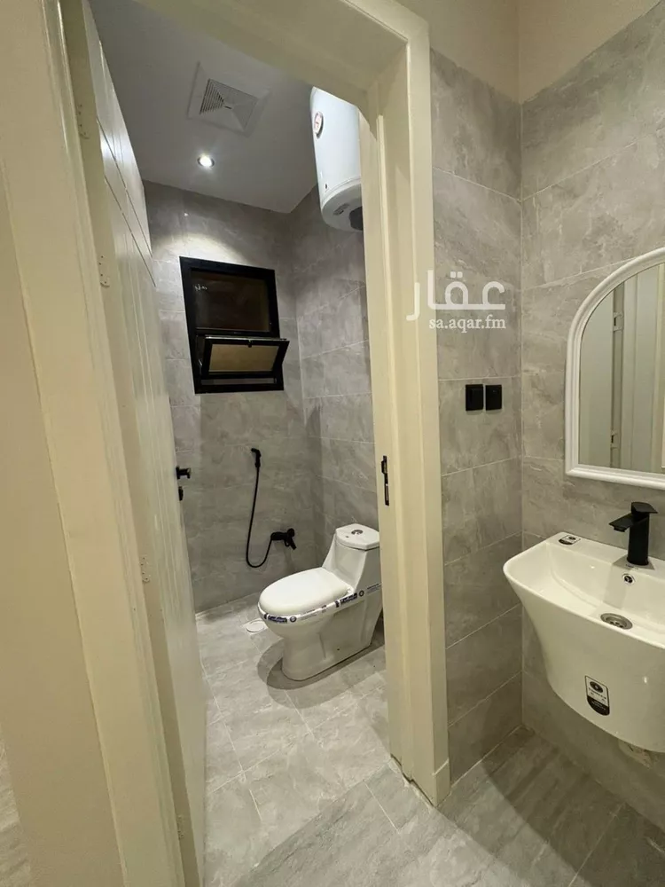 فيلا للبيع في شارع صالح الخزرجي, حي العريجاء, مدينة الرياض, منطقة الرياض صورة 3