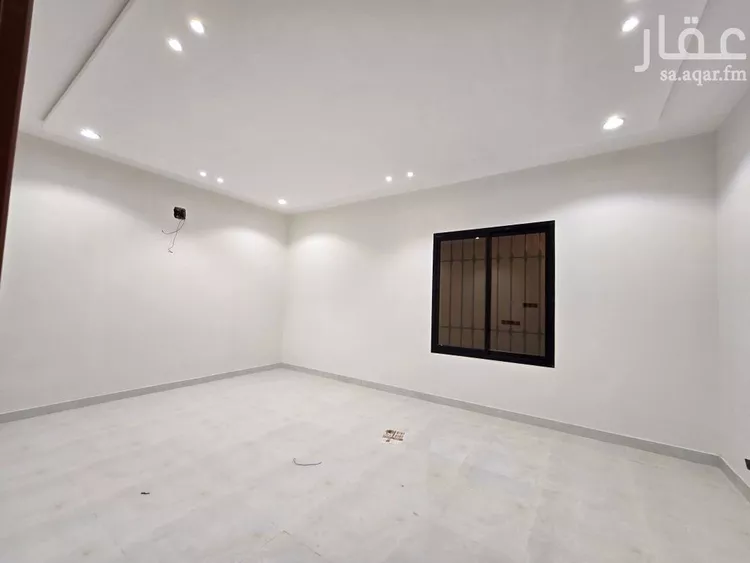دور للبيع في شارع أم يونس, حي عكاظ, مدينة الرياض, منطقة الرياض صورة 2