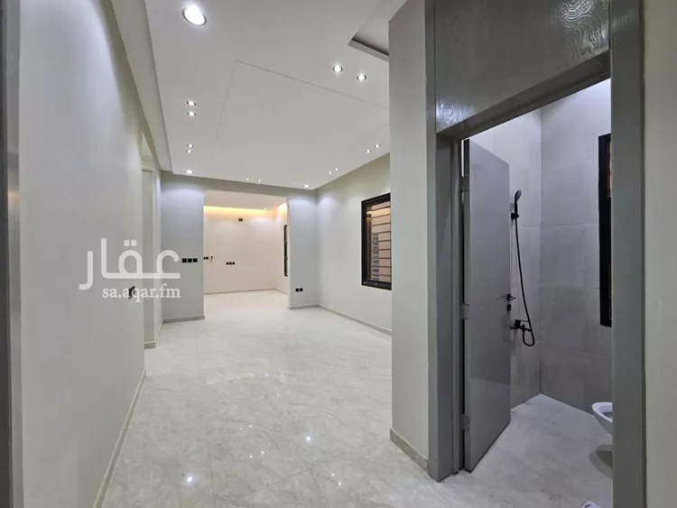 دور للبيع في شارع أحمد بن إبراهيم بن علان, حي عكاظ, مدينة الرياض, منطقة الرياض صورة 3