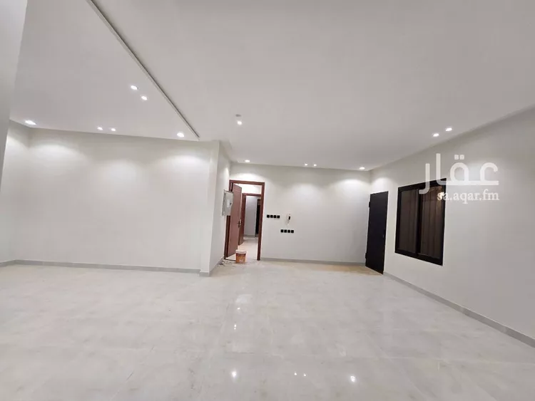 دور للبيع في شارع أم يونس, حي عكاظ, مدينة الرياض, منطقة الرياض صورة 3