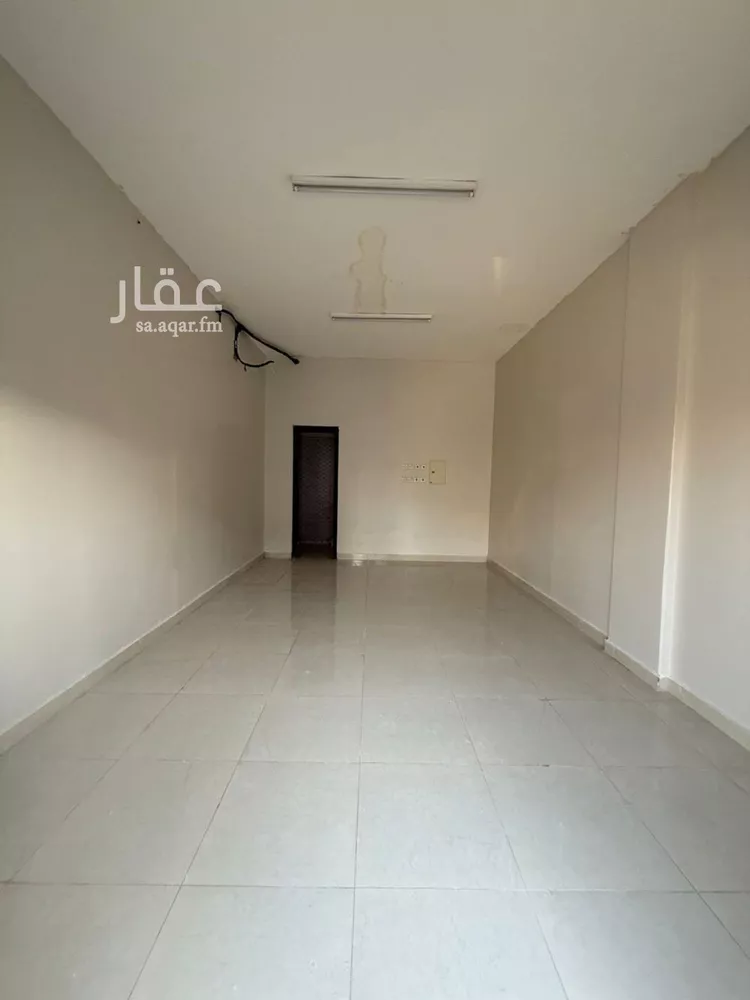 مكتب تجاري للإيجار في شارع قس بن ساعدة, حي الملك فيصل, مدينة الرياض, منطقة الرياض 1 صورة